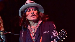 Bất tỉnh trong phòng khách sạn, sức khỏe của Johnny Depp gây lo ngại