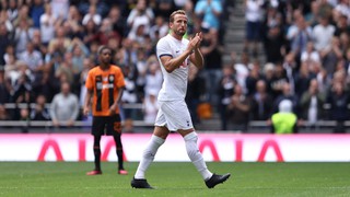 Harry Kane ghi 4 bàn rồi vẫy tay chào CĐV Tottenham, dấu hiệu sắp gia nhập Bayern