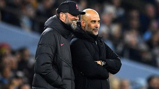 Pep Guardiola lại 'đá xoáy' Klopp, khẳng định thà bỏ bóng đá chứ không làm giám đốc, nêu lên điều đáng lo ngại ở Premier League