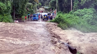 Philippines dừng nhiều hoạt động do bão Trami