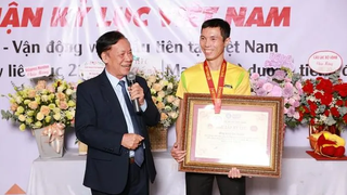 Người Việt Nam đầu tiên chạy half marathon trong 480 ngày liên tiếp được trao kỷ lục