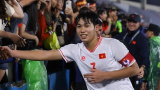 U17 Việt Nam là 'ngọn lửa ấm' trong 'mùa đông lạnh' của bóng đá Việt Nam