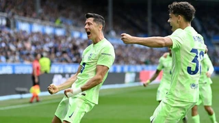 Lewandowski lập hat-trick, Barcelona xây chắc ngôi đầu La Liga