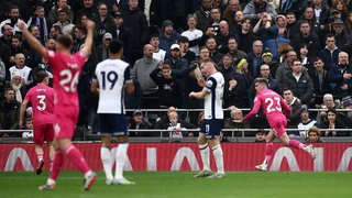 Son Heung Min im tiếng, Tottenham thua sốc tân binh Ngoại hạng Anh trên sân nhà