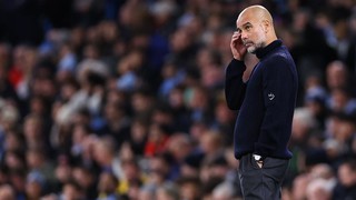 Những gì Pep Guardiola đã làm trong hiệp 2 trận thua Tottenham đã cho thấy vấn đề của Man City