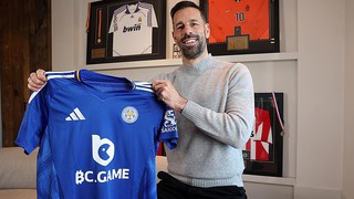 Ruud van Nistelrooy lần đầu lên tiếng sau khi làm HLV của Leicester City, không quên nói về MU