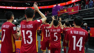 Ghi bàn vào lưới đội bóng châu Âu, ĐT Việt Nam xuất sắc đoạt vé đi tiếp ở World Cup và được truyền thông quốc tế ca ngợi