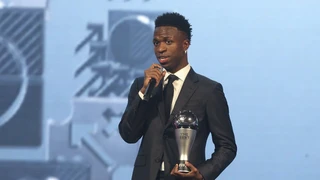 Vinicius giành giải FIFA The Best, tung lời lẽ đanh thép đáp lại việc trượt Quả bóng Vàng