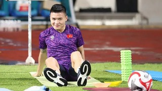 Bộ đôi trụ cột của ĐT Việt Nam phải tập riêng ở Singapore khiến người hâm mộ lo lắng