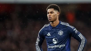 Cựu đội trưởng MU mắng thẳng mặt Rashford, chỉ trích Quỷ đỏ chơi thứ bóng đá 'rác rưởi' khi thua Arsenal