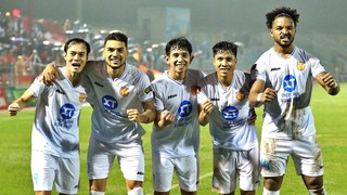 Đội bóng V-League vừa chiêu mộ Tuấn Anh nhận 2 án phạt liên tiếp từ VFF