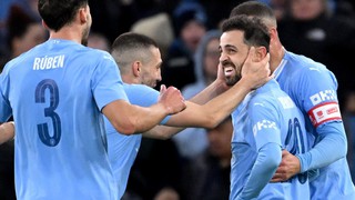 Sự im lặng đáng sợ của Man City