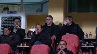 V-League trong mắt HLV Troussier