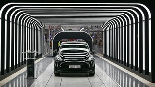 Tesla hạ giá bán xe điện tại Trung Quốc