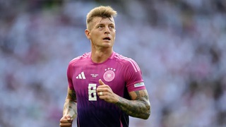 Bí ẩn đôi giày cũ 11 năm của Toni Kroos