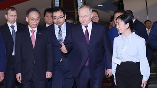 Tổng thống Liên bang Nga Vladimir Putin bắt đầu chuyến thăm cấp Nhà nước tới Việt Nam