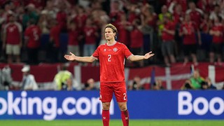 Vì sao ĐT Đan Mạch không được công nhận bàn thắng và chịu phạt đền ở trận gặp Đức? 