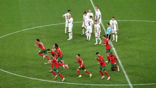 Ronaldo đá hỏng penalty, Bồ Đào Nha vẫn đi tiếp với 'người hùng' bất ngờ sau loạt luân lưu may rủi