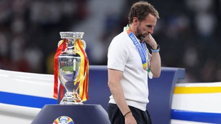 Ghế HLV ĐT Anh: Gareth Southgate ra đi hay ở lại?