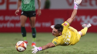 Mùa giải V-League rực rỡ của các thủ môn Việt kiều ở V-League