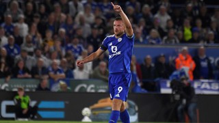 Vardy ghi bàn ở tuổi 37 khi tái xuất Ngoại hạng Anh, khiến Tottenham phải chia điểm