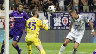 De Gea hóa 'tường thành', 10 lần cứu thua, cản penalty, đưa Fiorentina thẳng tiến ở cúp châu Âu