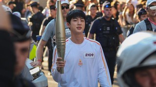 Jin BTS đứng đầu trong "Khoảnh khắc rước đuốc Olympic Paris 2024 xuất sắc nhất"