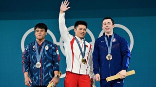 Thái Lan giành HCB nội dung Trịnh Văn Vinh bị loại khi 'siêu nhân' Trung Quốc áp đảo tuyệt đối tại Olympic