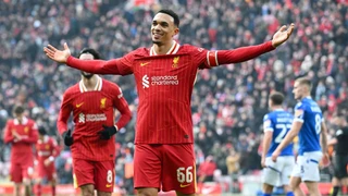 Liverpool thắng áp đảo đội hạng 4 nhờ 'siêu phẩm', 'người hùng' bóng đá Ý đã có bàn ra mắt Anfield