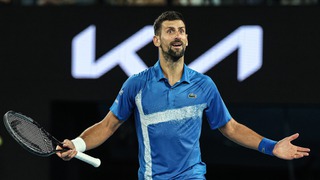 Djokovic ngược dòng ngoạn mục trước Alcaraz để lần thứ 12 vào bán kết Úc mở rộng