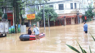 Nhiều tuyến đường ở tỉnh Cao Bằng bị ngập sâu do hoàn lưu bão số 10