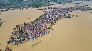 Nhiều làng mạc Bắc Ninh vẫn chìm trong biển nước