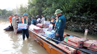 CẬP NHẬT: Cứu trợ khẩn cấp người dân 10 tỉnh bị ảnh hưởng bởi bão số 10 và 11