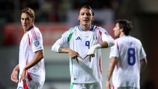 Đội tuyển Italy thêm một bước đến... vòng play-off