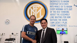 Chủ tịch LĐBĐ Indonesia lại 'mang tiếng' vì HLV Hà Lan