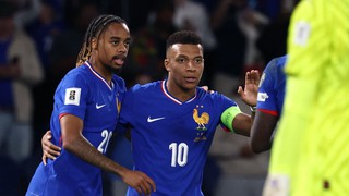 Iceland - Pháp: Mbappe phiên bản Quả bóng Vàng