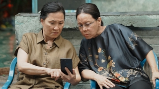 Hồng Đào: “Các con cãi mẹ nhưng luôn ngoan ngoãn với bà ngoại”