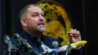 HLV Australia công khai xin lỗi, nói thẳng về 7 cầu thủ nhập tịch giả mạo giấy tờ ở trận gặp ĐT Việt Nam