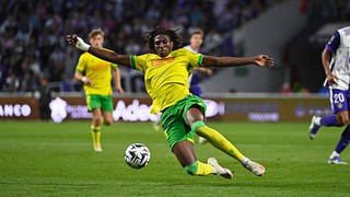 4 ‘ông lớn’ Ngoại hạng Anh theo đuổi hậu vệ triển vọng bậc nhất của bóng đá Pháp