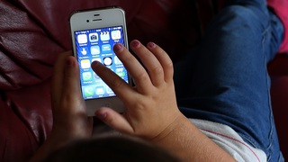 YouTube cho rằng việc cấm mạng xã hội không giúp bảo vệ trẻ em