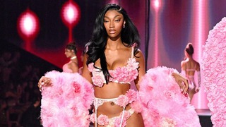 Vận động viên chuyên nghiệp đầu tiên sải bước trên sàn diễn Victoria's Secret Fashion Show
