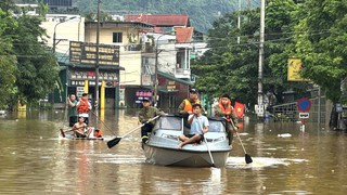 Ảnh hưởng bão số 10: Xuyên đêm, căng mình cùng nhân dân khắc phục hậu quả thiên tai