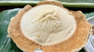 Bánh bò nướng Ha Cô - Tinh hoa ẩm thực của người Chăm tại An Giang