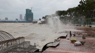 Bão số 12 giảm cấp hướng về khu vực ven biển Đà Nẵng đến Quảng Ngãi