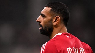 Đã đến lúc Slot mạnh tay với Salah