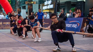 Đông đảo sinh viên hào hứng với trò chơi dân gian kéo co 