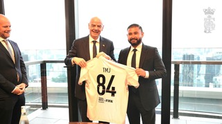 Tin nóng thể thao sáng 26/10: Nhân vật quyền lực của Malaysia đăng ảnh chụp cùng Chủ tịch FIFA, khẳng định một cam kết