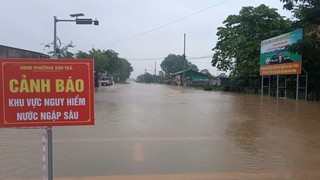 Huế "gồng mình" ứng phó với các đợt mưa lũ liên tiếp