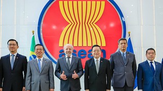 Không có chuyện ĐT Brazil muốn gia nhập bóng đá ASEAN