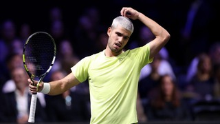 Alcaraz thua sốc ở trận ra quân tại Paris Masters, đối mặt nguy cơ mất ngôi số 1 thế giới